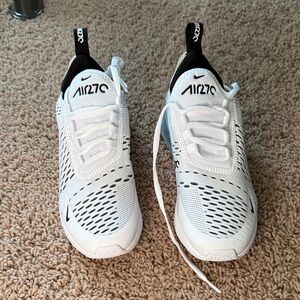 Brand new Nike Women’s Air Max 270 White Black Sneakers